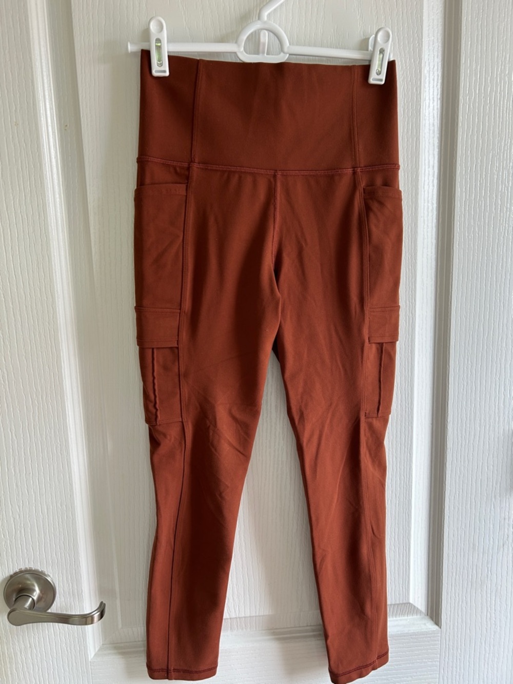 Athleta Salutation Cargo 7/8 Legging in Rust Orange